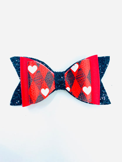 Queen of hearts bow